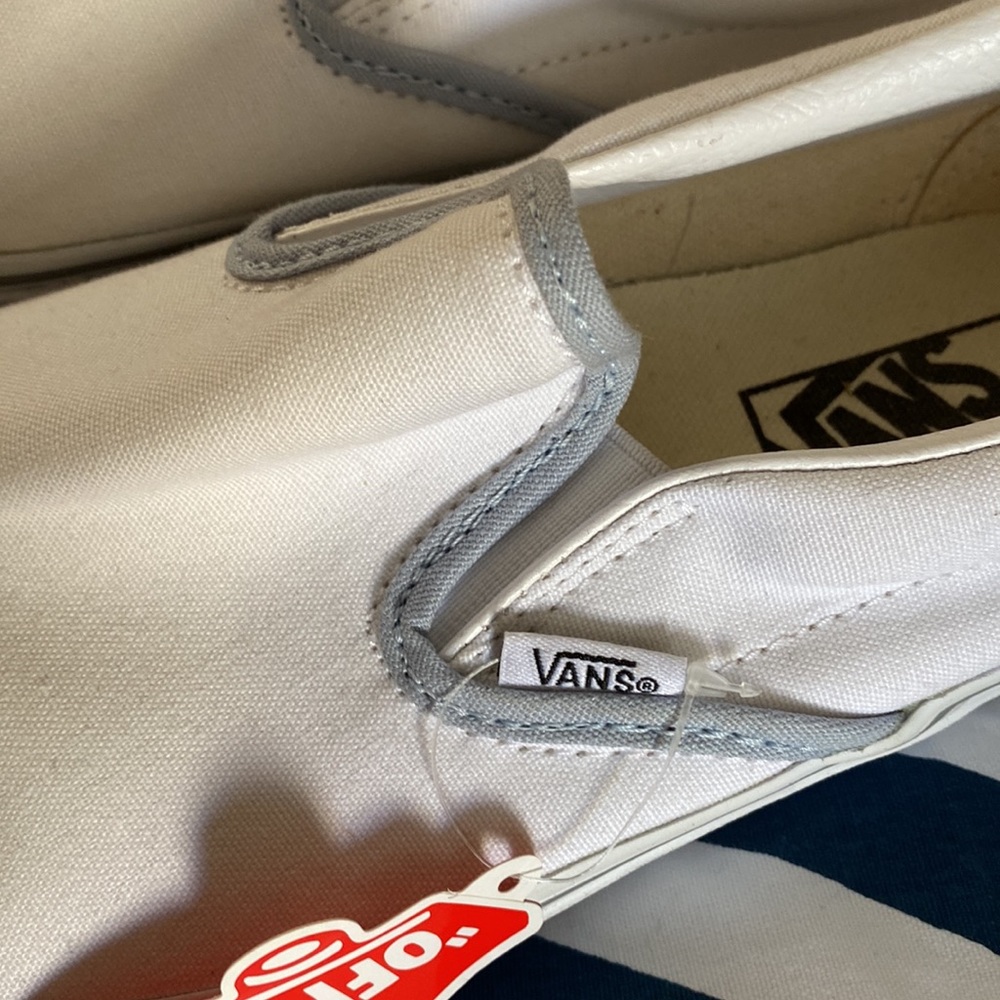 Custom Vans - Picture 2 of 2